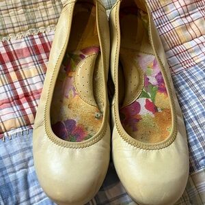 Born Leather Flats 8